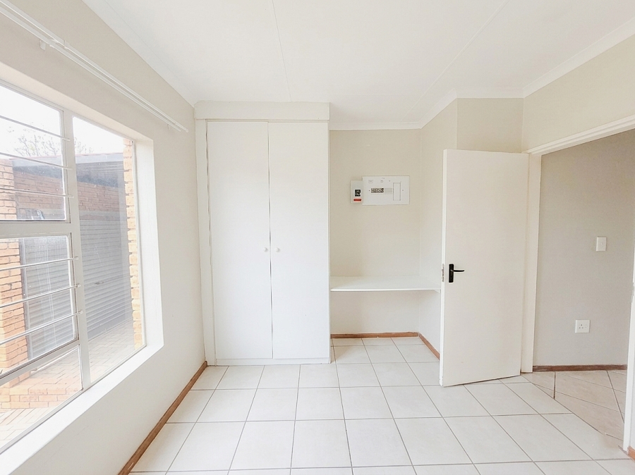 2 Bedroom Property for Sale in Honeypark Gauteng