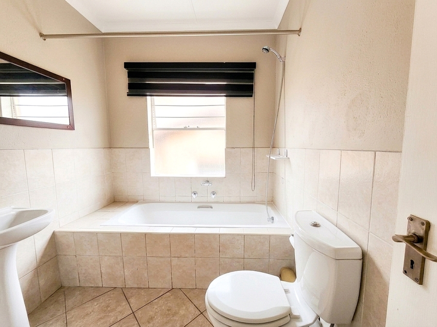 2 Bedroom Property for Sale in Honeypark Gauteng