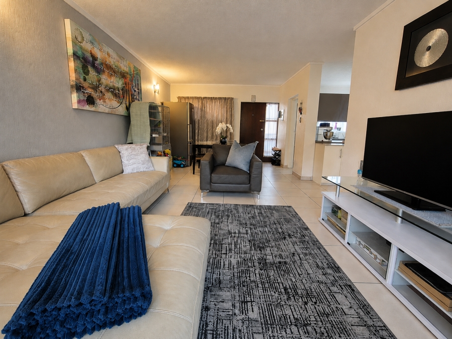 2 Bedroom Property for Sale in Three Rivers Proper Gauteng