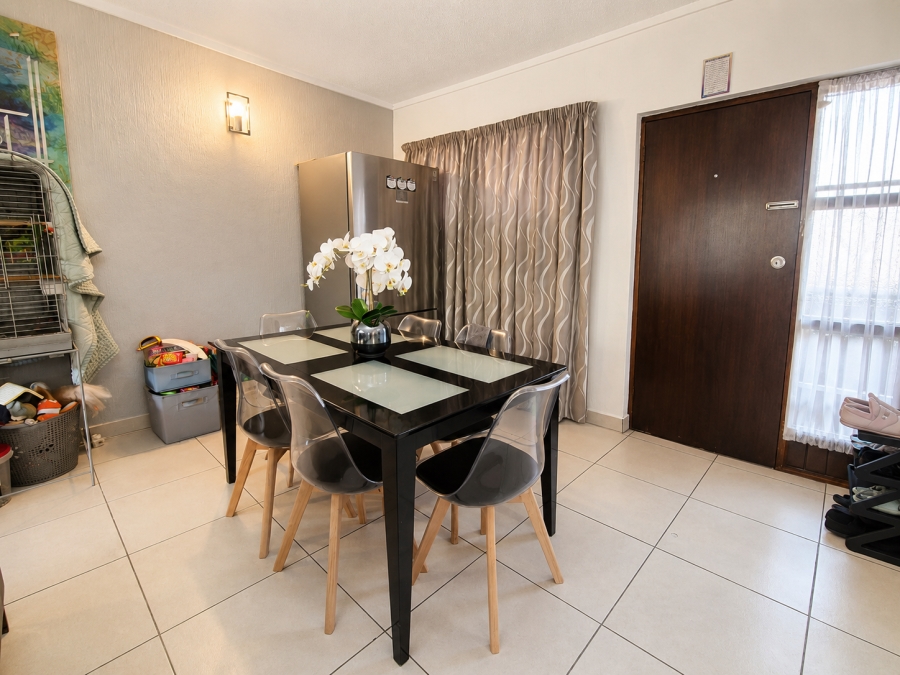 2 Bedroom Property for Sale in Three Rivers Proper Gauteng