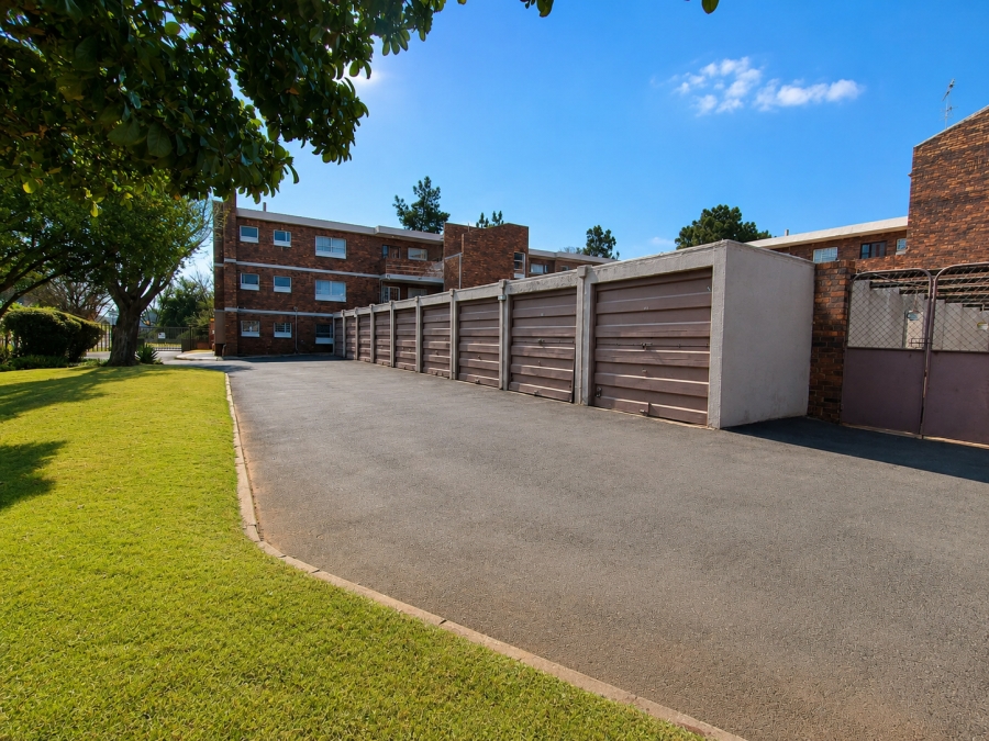 2 Bedroom Property for Sale in Three Rivers Proper Gauteng