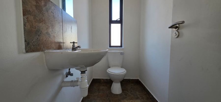To Let Commercial Property for Rent in Barbeque Downs Gauteng