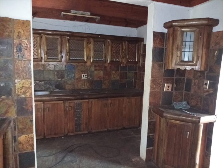 4 Bedroom Property for Sale in Doornpoort AH Gauteng
