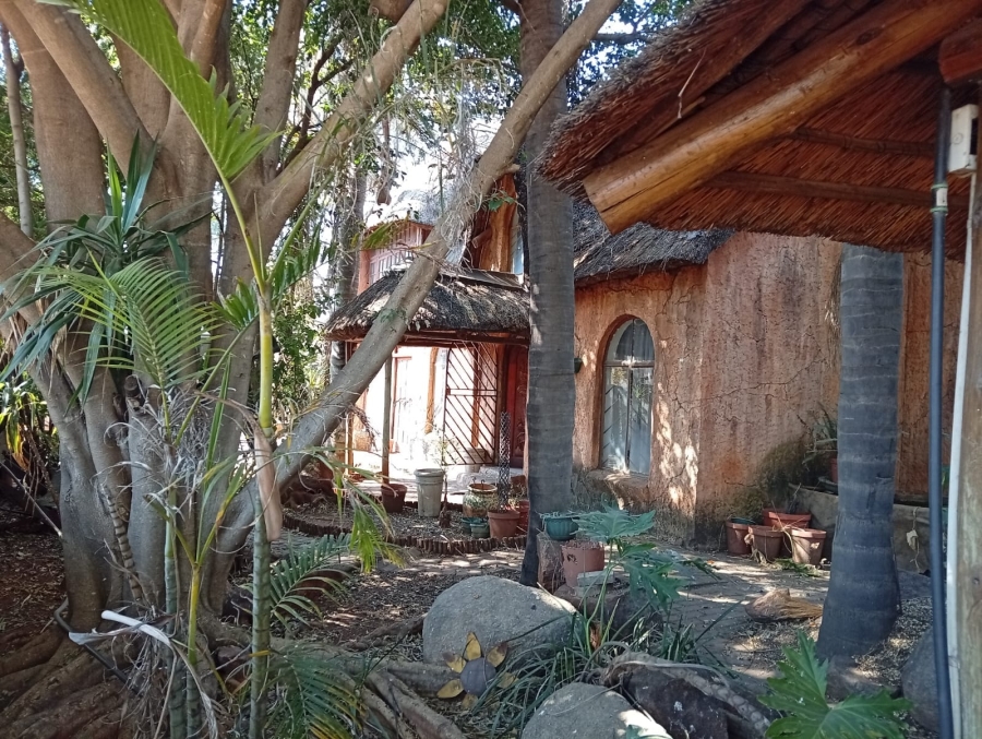 4 Bedroom Property for Sale in Doornpoort AH Gauteng