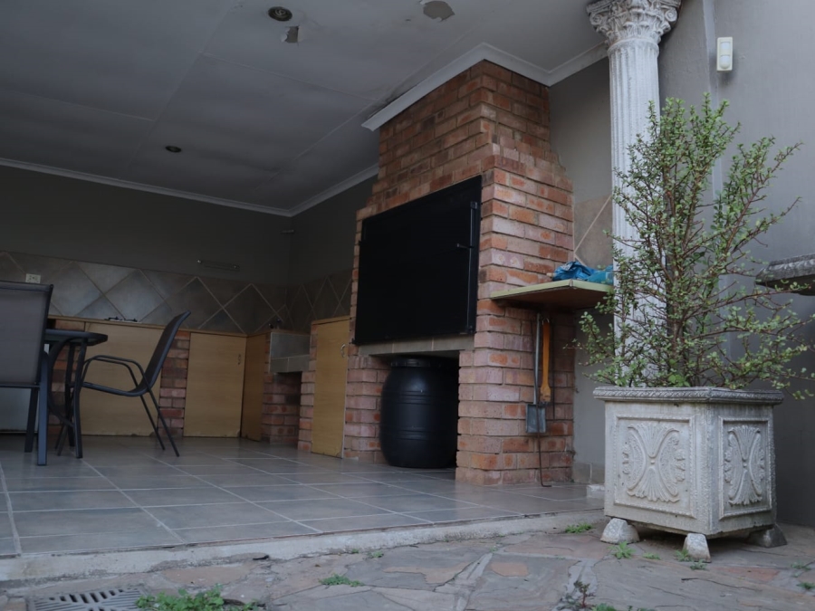 3 Bedroom Property for Sale in Townsview Gauteng