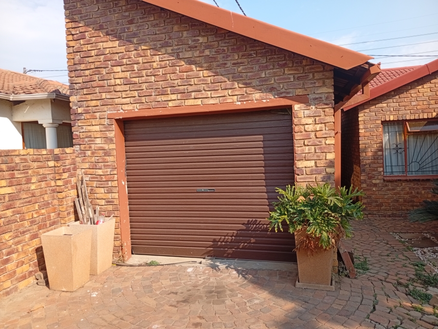 To Let 2 Bedroom Property for Rent in Mamelodi Gauteng
