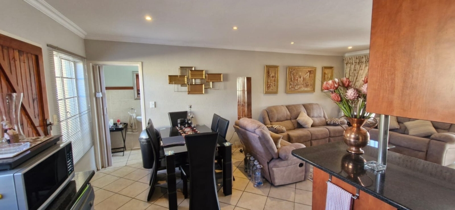 To Let 2 Bedroom Property for Rent in La Montagne Gauteng