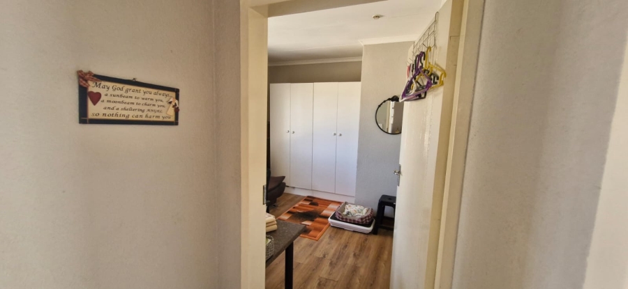To Let 2 Bedroom Property for Rent in La Montagne Gauteng
