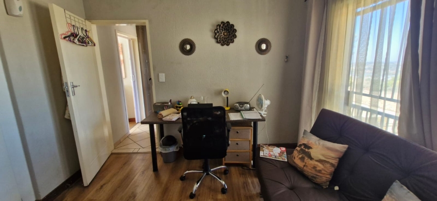 To Let 2 Bedroom Property for Rent in La Montagne Gauteng