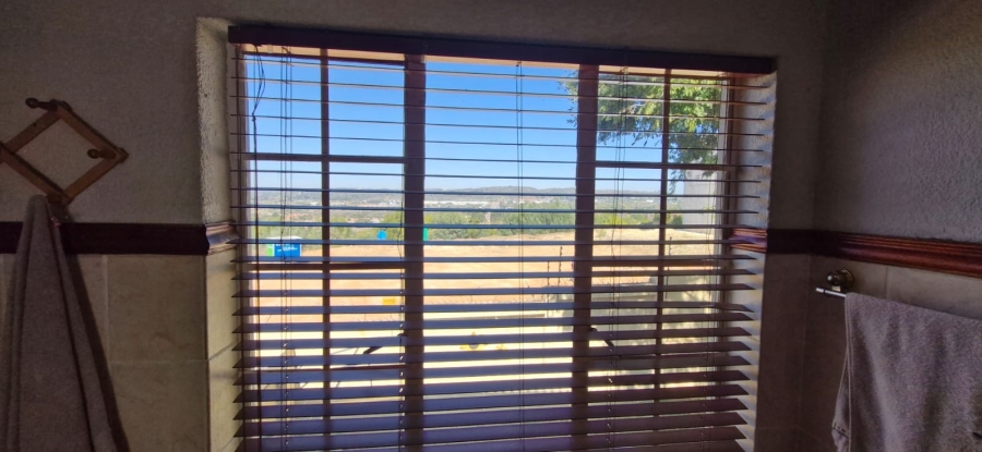 To Let 2 Bedroom Property for Rent in La Montagne Gauteng