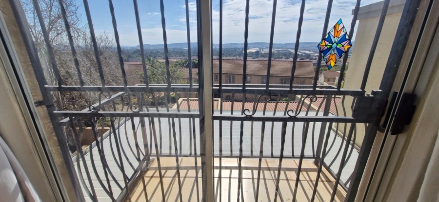 To Let 2 Bedroom Property for Rent in La Montagne Gauteng