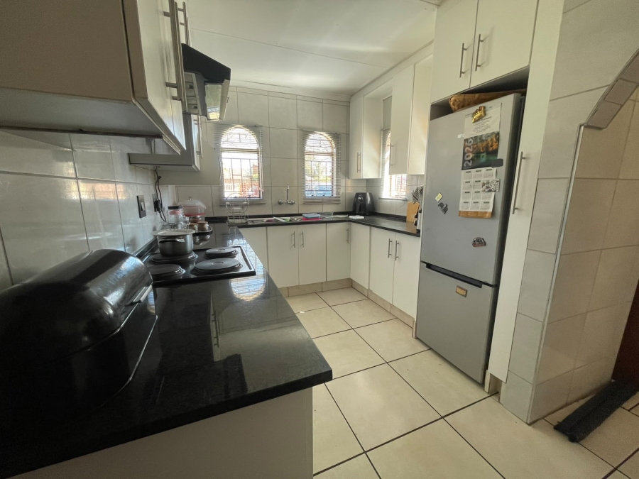 4 Bedroom Property for Sale in Bakerton Gauteng
