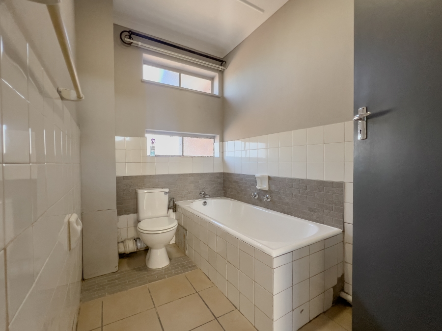 1 Bedroom Property for Sale in Birchleigh Gauteng
