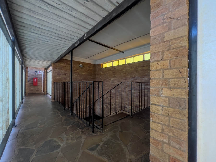 1 Bedroom Property for Sale in Birchleigh Gauteng