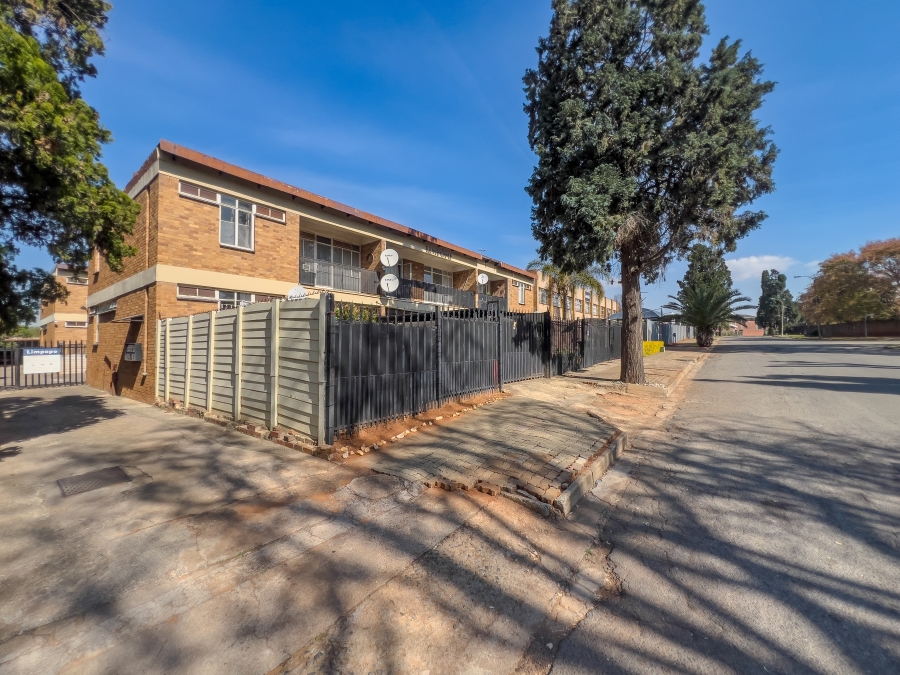 1 Bedroom Property for Sale in Birchleigh Gauteng