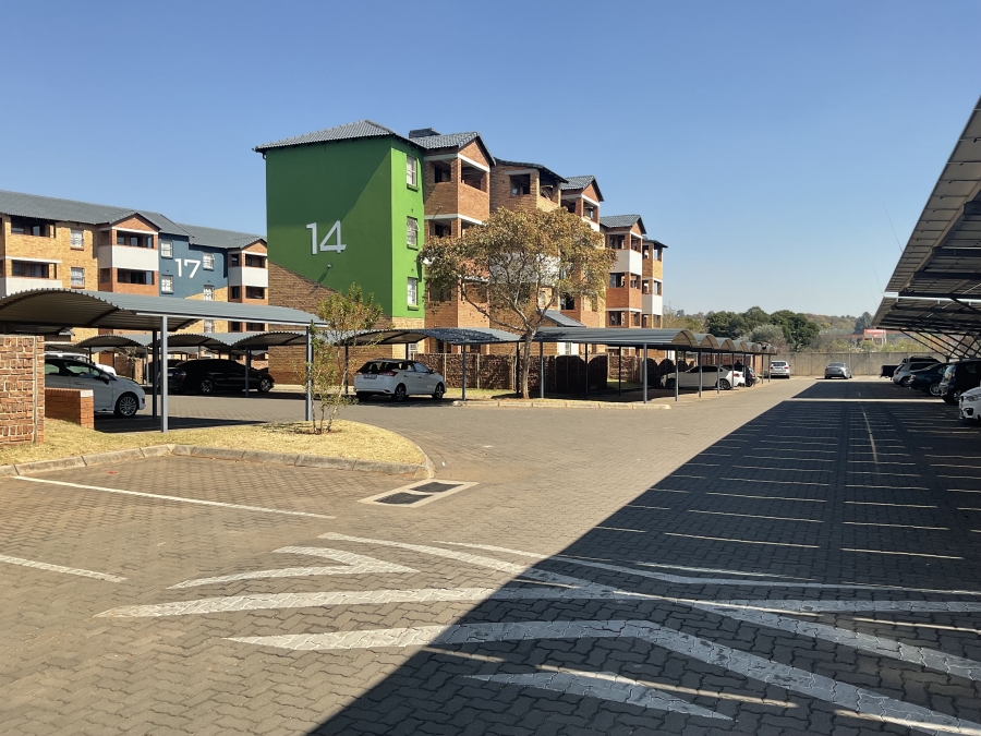 2 Bedroom Property for Sale in Heuweloord Gauteng