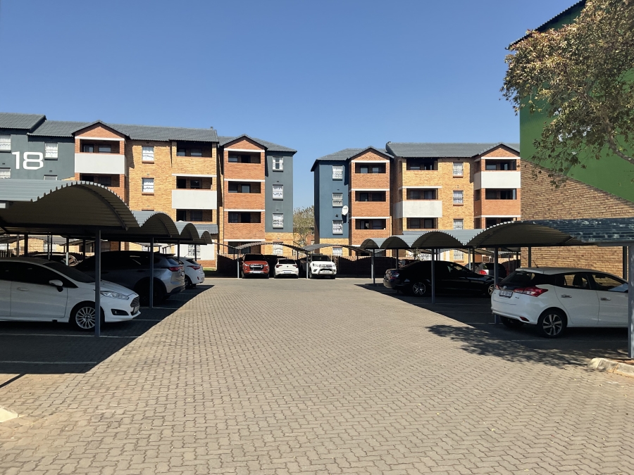 2 Bedroom Property for Sale in Heuweloord Gauteng