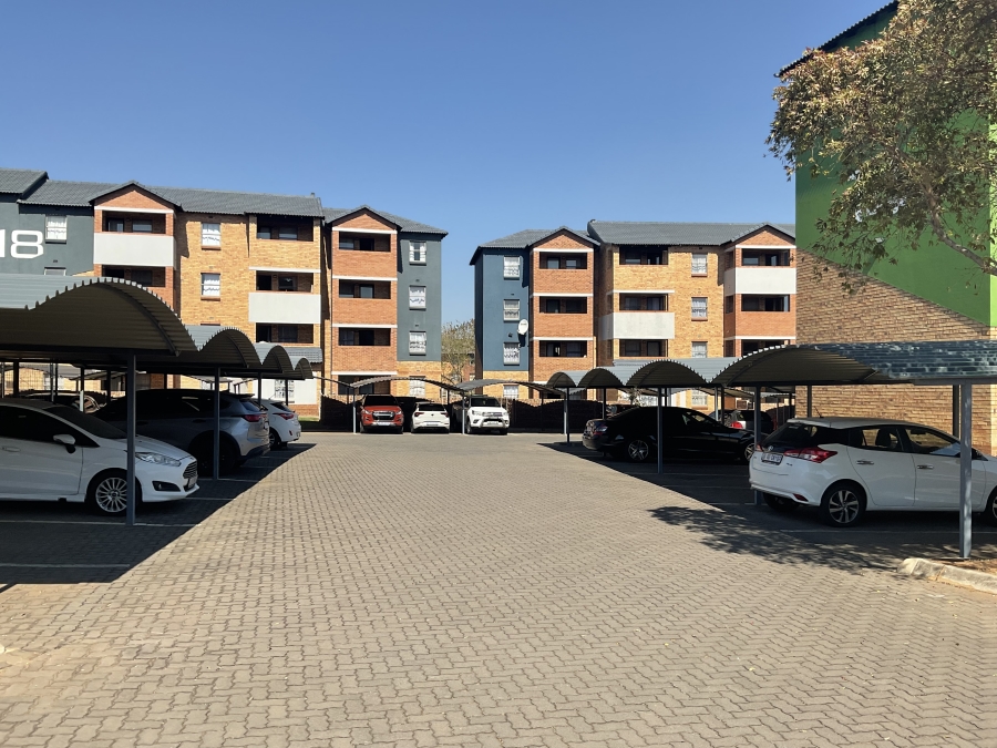 2 Bedroom Property for Sale in Heuweloord Gauteng