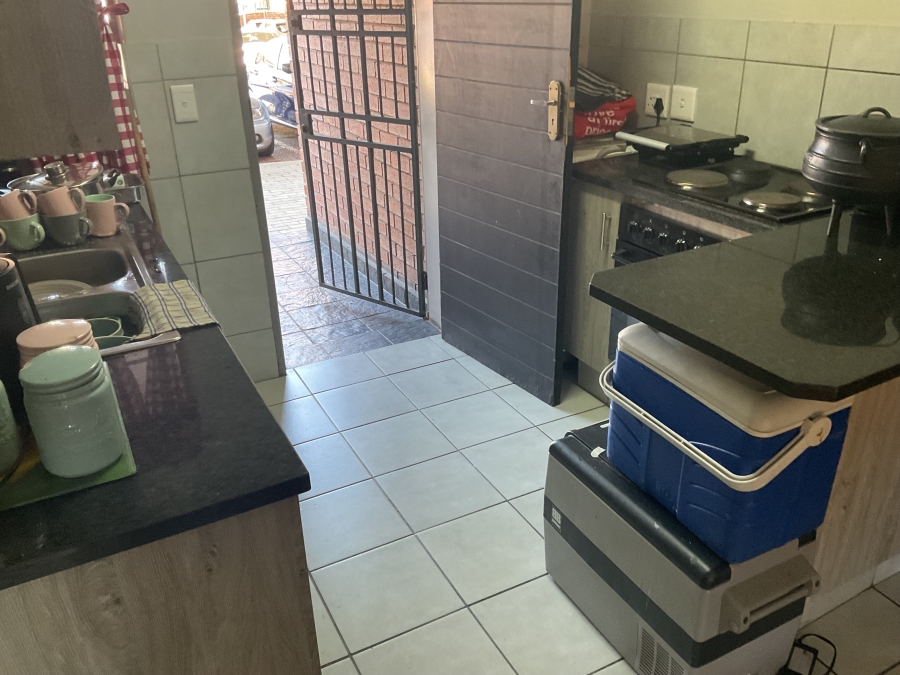 2 Bedroom Property for Sale in Heuweloord Gauteng