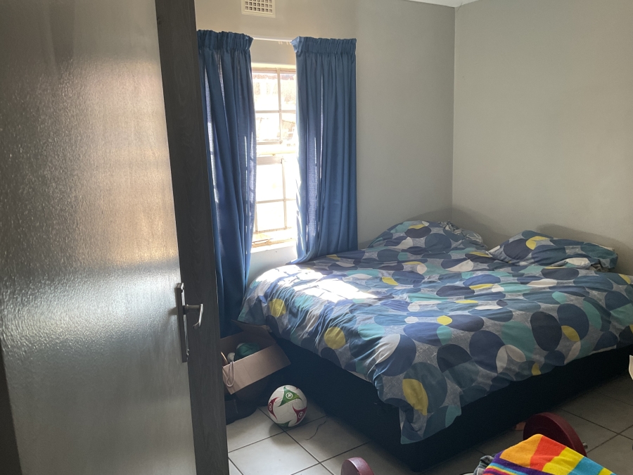 2 Bedroom Property for Sale in Heuweloord Gauteng