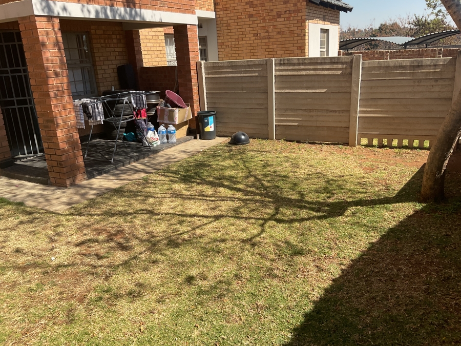 2 Bedroom Property for Sale in Heuweloord Gauteng