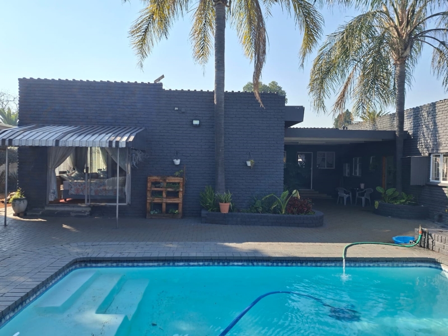To Let 4 Bedroom Property for Rent in Vanderbijlpark SE 2 Gauteng