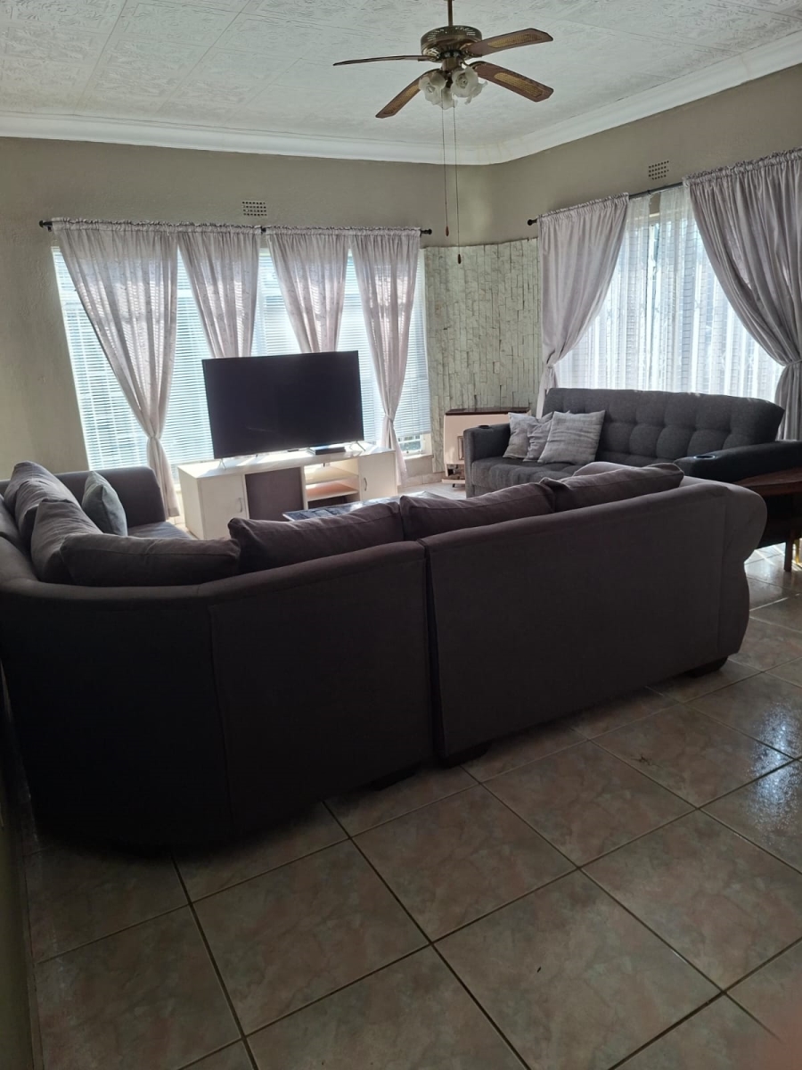 To Let 4 Bedroom Property for Rent in Vanderbijlpark SE 2 Gauteng