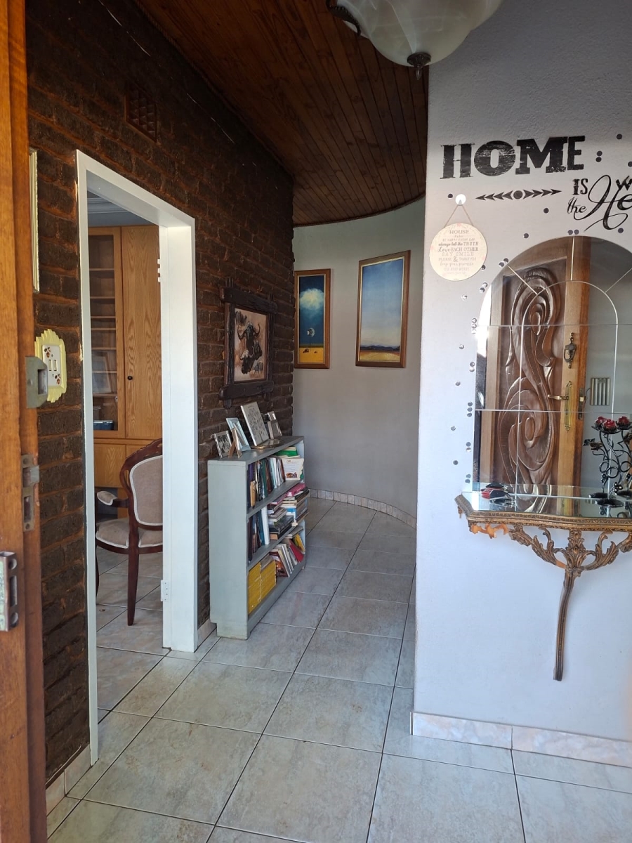 To Let 4 Bedroom Property for Rent in Vanderbijlpark SE 2 Gauteng