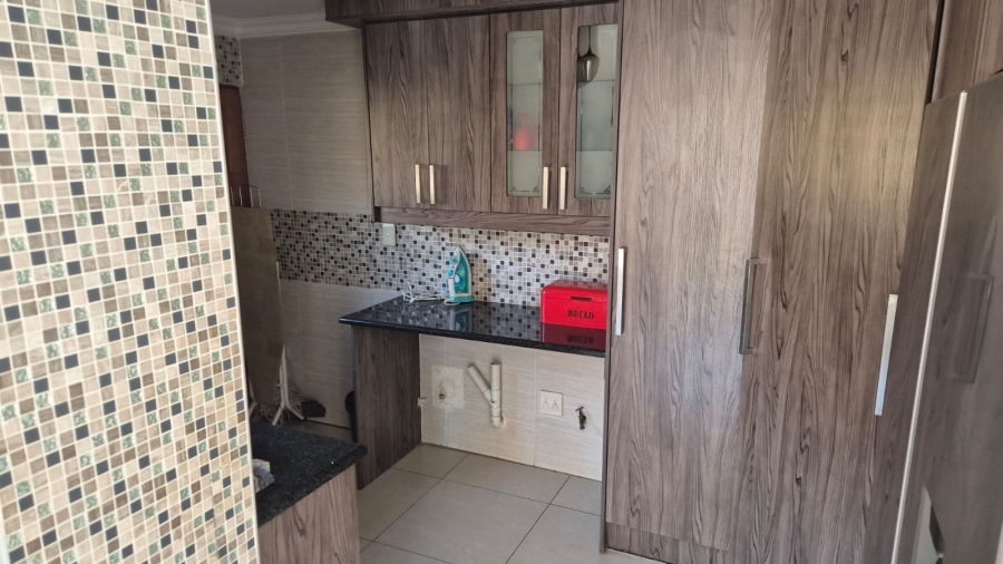 3 Bedroom Property for Sale in Sonneveld Gauteng
