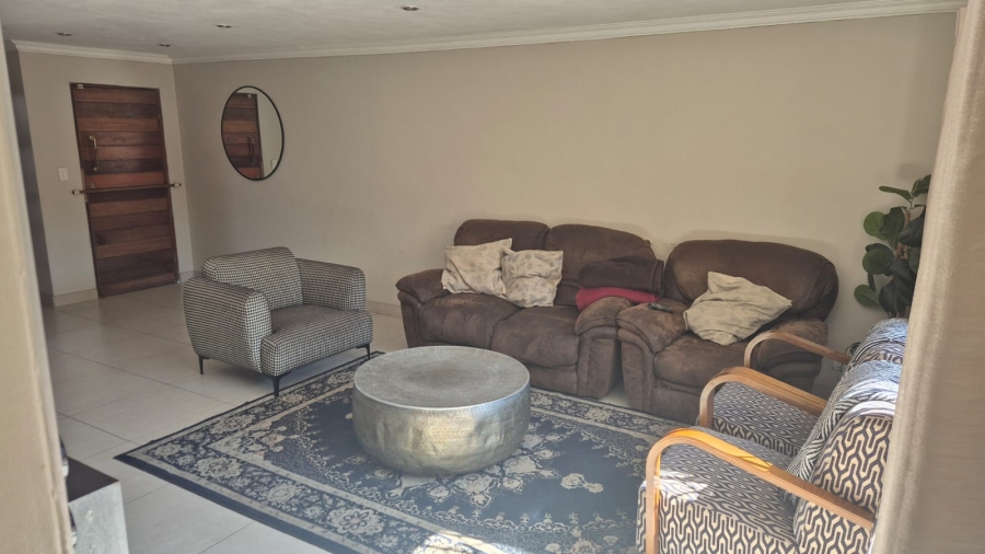 3 Bedroom Property for Sale in Sonneveld Gauteng