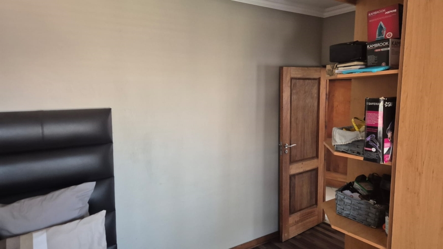 3 Bedroom Property for Sale in Sonneveld Gauteng