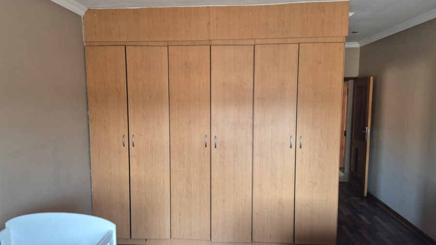 3 Bedroom Property for Sale in Sonneveld Gauteng