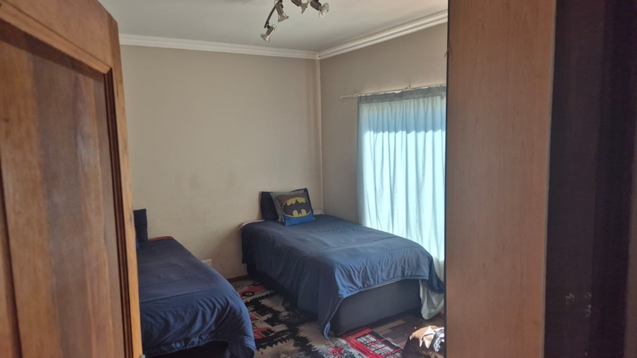3 Bedroom Property for Sale in Sonneveld Gauteng