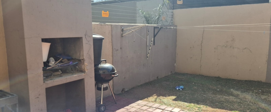 3 Bedroom Property for Sale in Sonneveld Gauteng