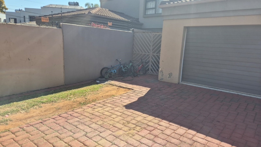 3 Bedroom Property for Sale in Sonneveld Gauteng