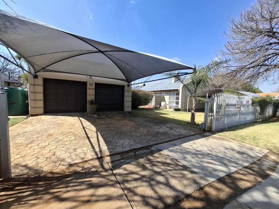 5 Bedroom Property for Sale in Dalpark Proper Gauteng