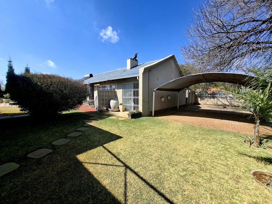 5 Bedroom Property for Sale in Dalpark Proper Gauteng