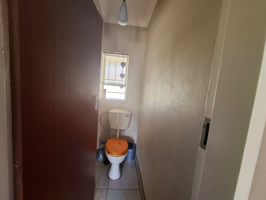 5 Bedroom Property for Sale in Dalpark Proper Gauteng