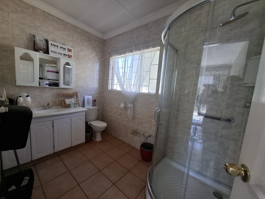 5 Bedroom Property for Sale in Dalpark Proper Gauteng