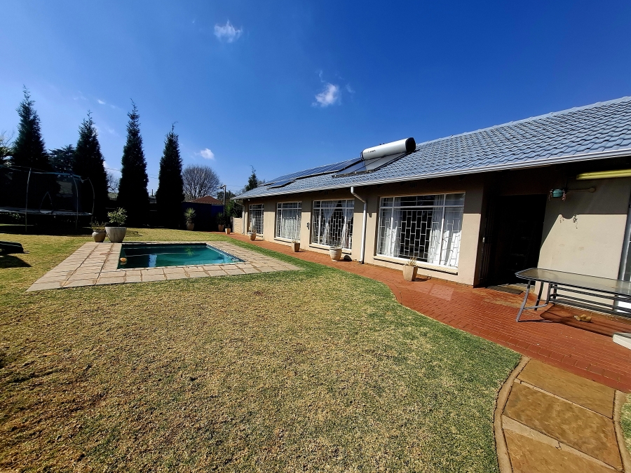 5 Bedroom Property for Sale in Dalpark Proper Gauteng