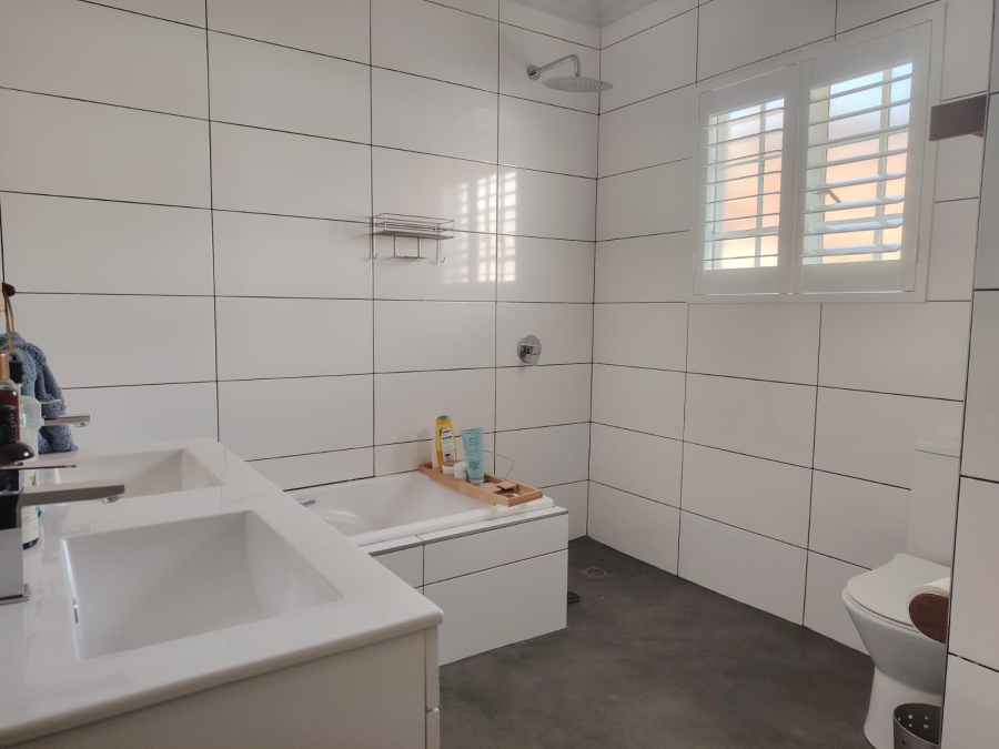 3 Bedroom Property for Sale in Vorna Valley Gauteng