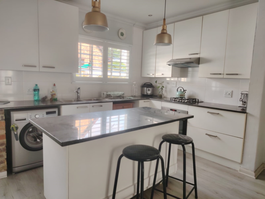 3 Bedroom Property for Sale in Vorna Valley Gauteng