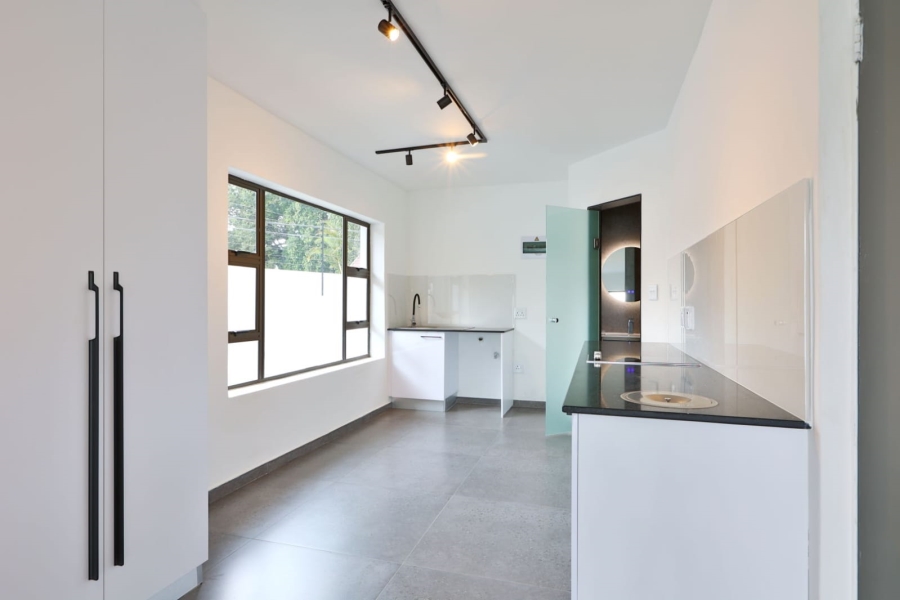To Let 1 Bedroom Property for Rent in Blairgowrie Gauteng