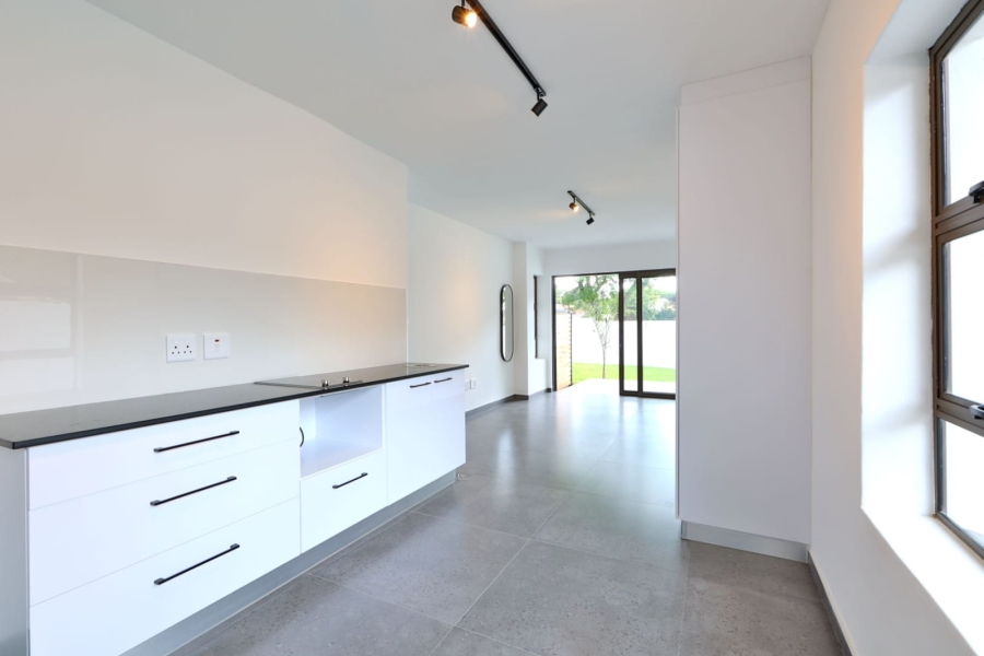To Let 1 Bedroom Property for Rent in Blairgowrie Gauteng