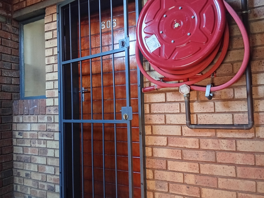 2 Bedroom Property for Sale in Kibler Park Gauteng