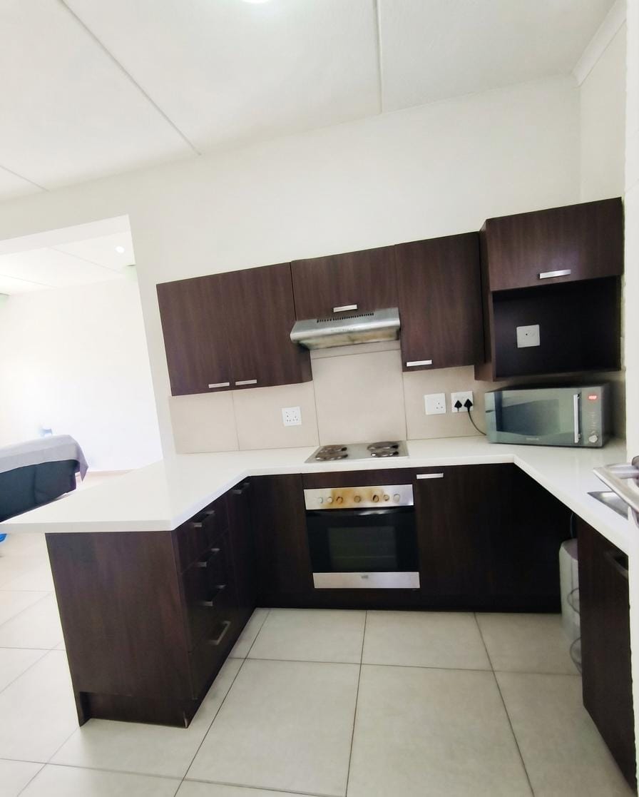 To Let 2 Bedroom Property for Rent in Broadacres Gauteng