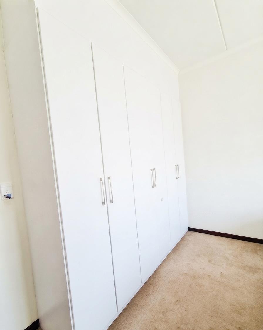To Let 2 Bedroom Property for Rent in Broadacres Gauteng