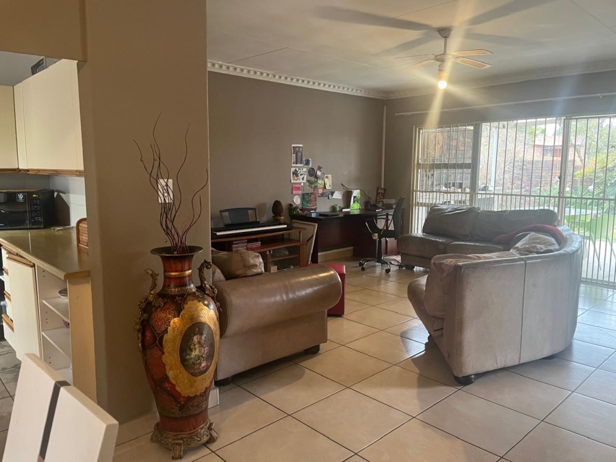 3 Bedroom Property for Sale in Buccleuch Gauteng