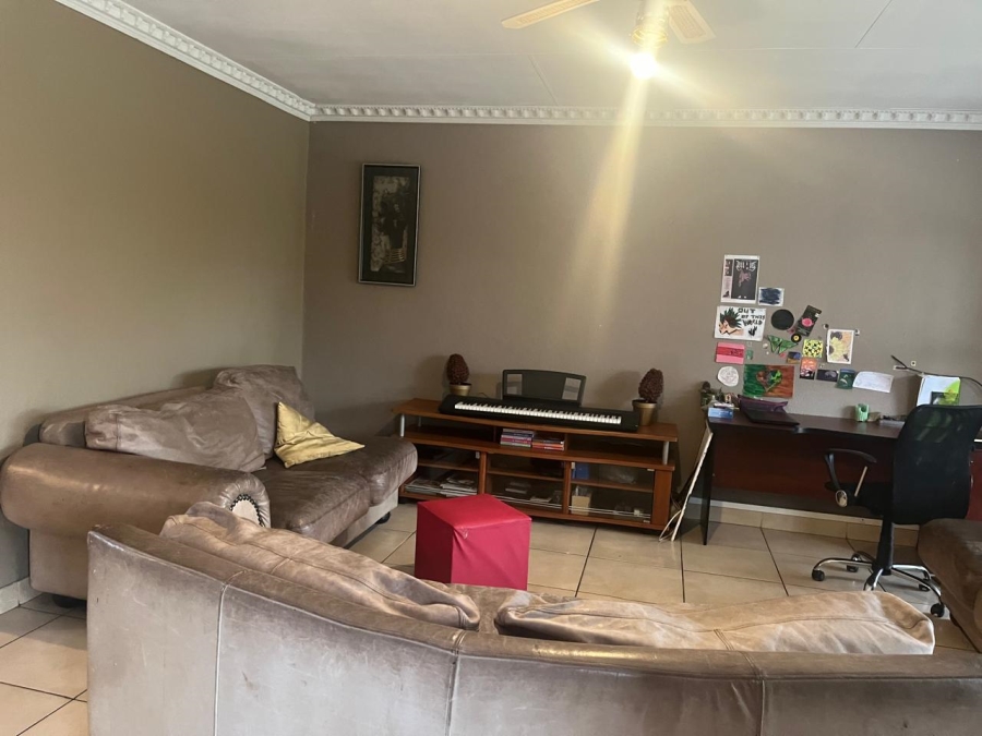 3 Bedroom Property for Sale in Buccleuch Gauteng