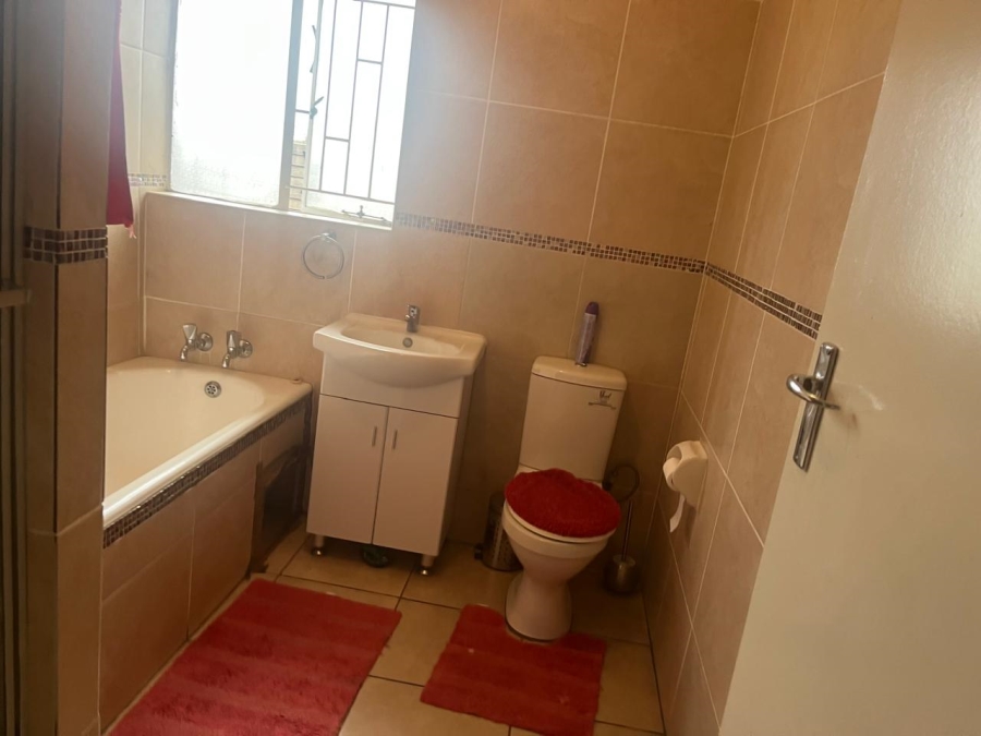 3 Bedroom Property for Sale in Buccleuch Gauteng